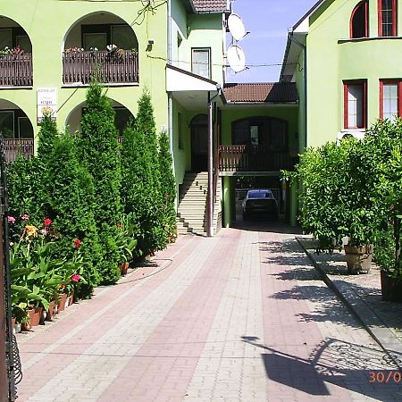 Hotel Alfa Irlyava Экстерьер фото
